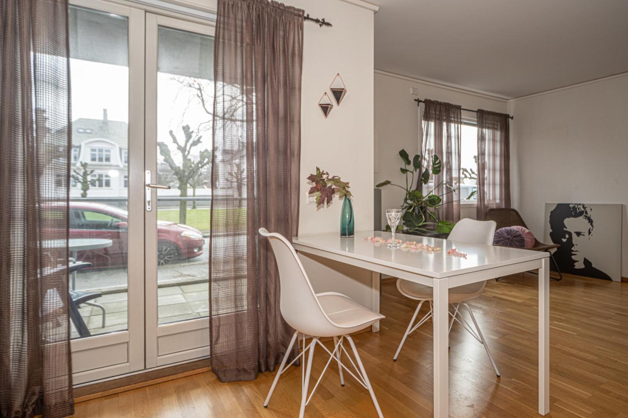 Supersentral 3-Roms Leilighet Med Parkering I Garasje Haugesund Ngoại thất bức ảnh